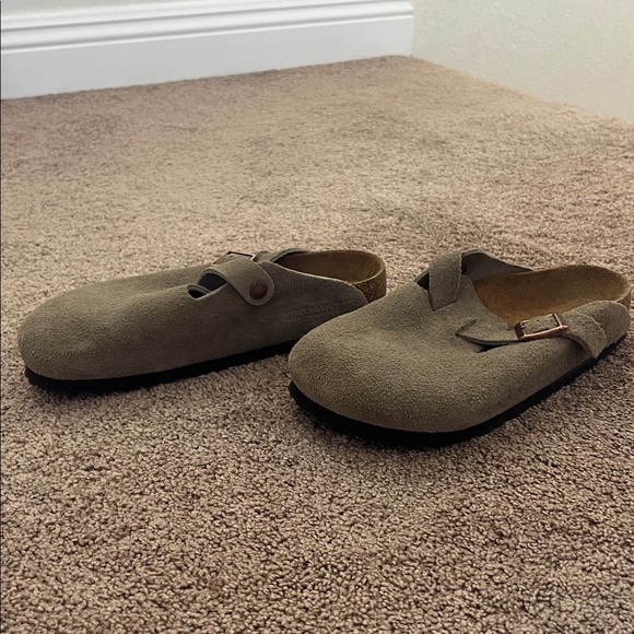Taupe suede Birkenstock Bostons - Picture 3 of 4